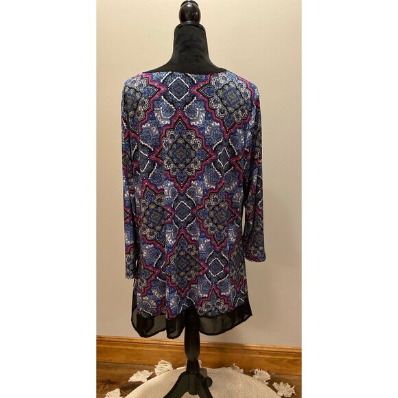 Cato Plus Top Blouse Size XL Blue Magenta Pattern Scarf Hem Stretchy Round Neck - Picture 5 of 12